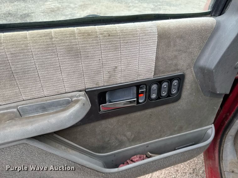 image for item DX3863 1992 Chevrolet C1500 pickup truck