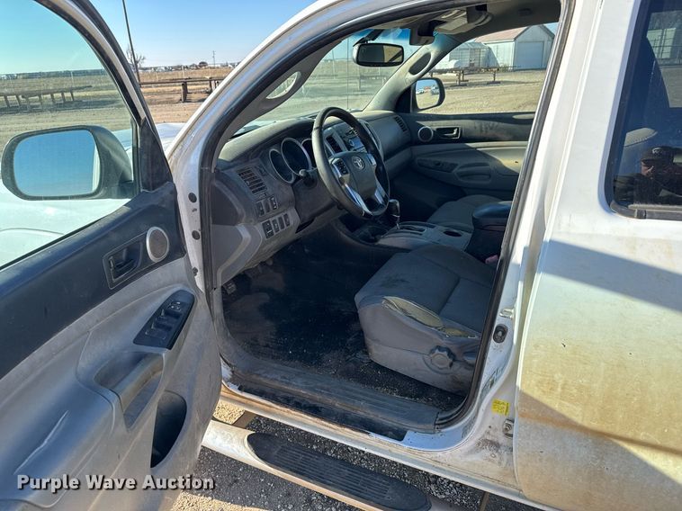 image for item DX3885 2012 Toyota Tacoma Double Cab pickup truck