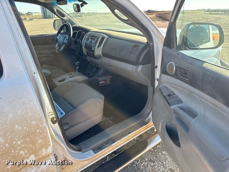 image for item DX3885 2012 Toyota Tacoma Double Cab pickup truck