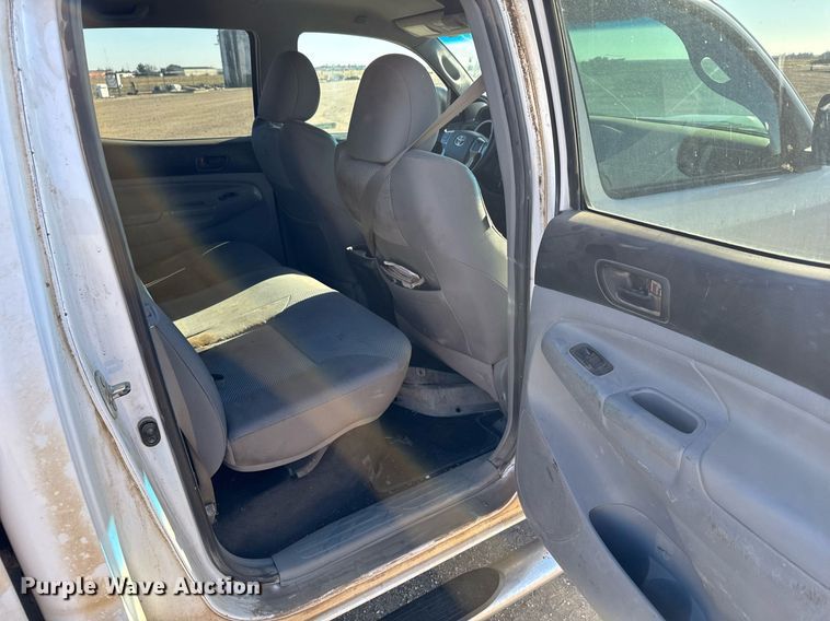 image for item DX3885 2012 Toyota Tacoma Double Cab pickup truck