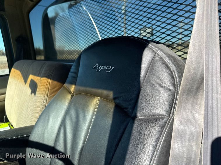 image for item DX3892 1999 GMC C6500 rollback truck