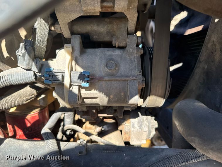 image for item DX3892 1999 GMC C6500 rollback truck