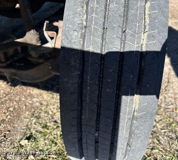 image for item DX3892 1999 GMC C6500 rollback truck