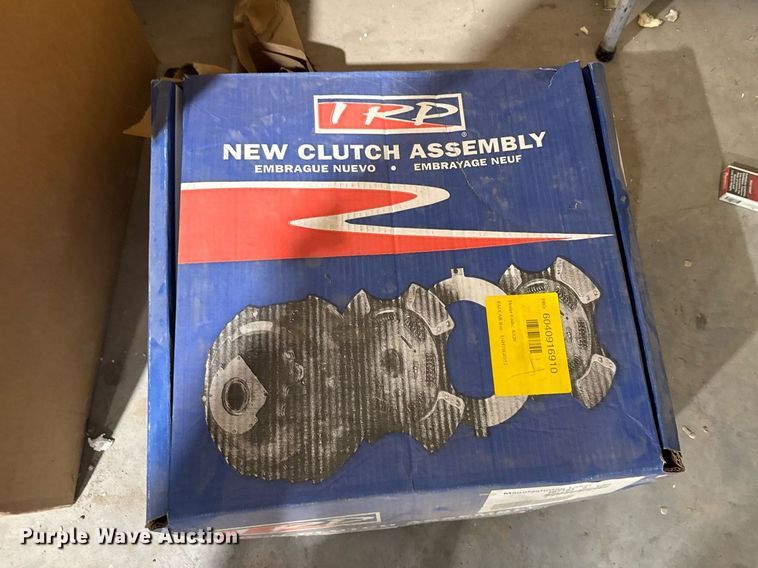 image for item DX3892 1999 GMC C6500 rollback truck