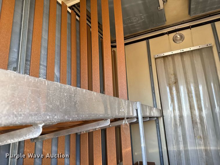 image for item DX3902 2000 Chevrolet C7500 refrigerated truck