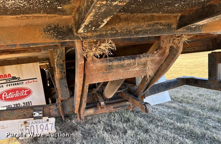 image for item DX3902 2000 Chevrolet C7500 refrigerated truck