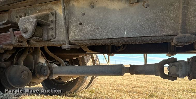 image for item DX3902 2000 Chevrolet C7500 refrigerated truck