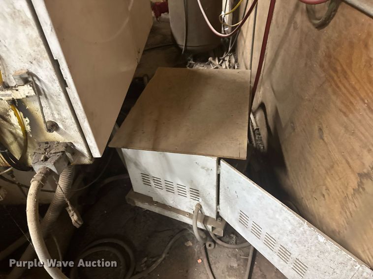 image for item DX3915 Milltronics RH33XP CNC mill