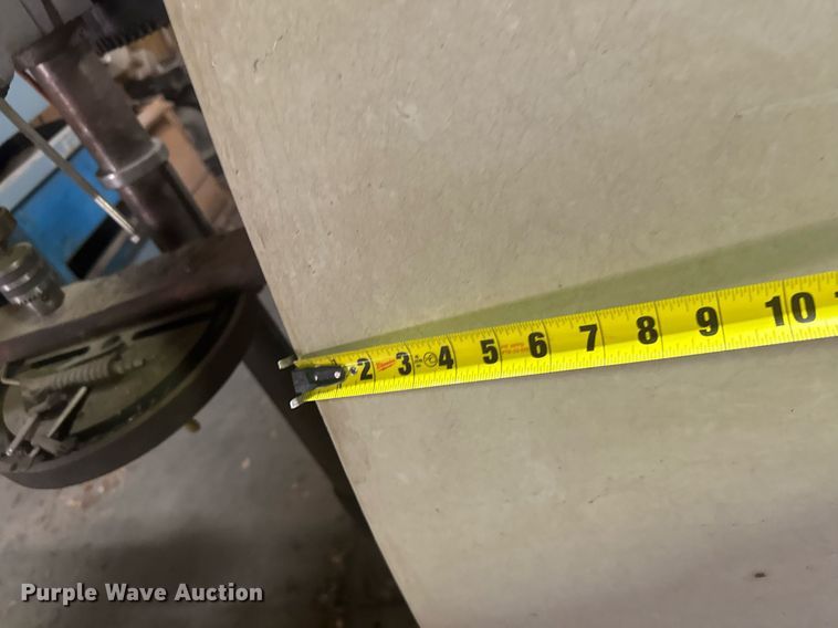 image for item DX3915 Milltronics RH33XP CNC mill