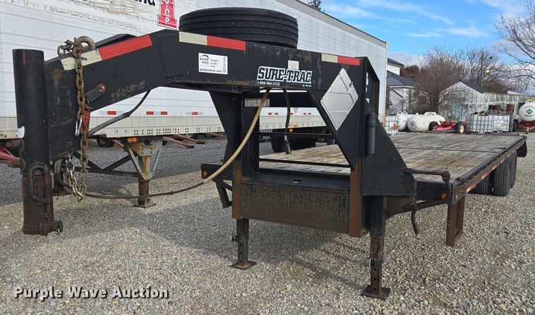 image for item EE7936 2009 Sure-Trac equipment trailer