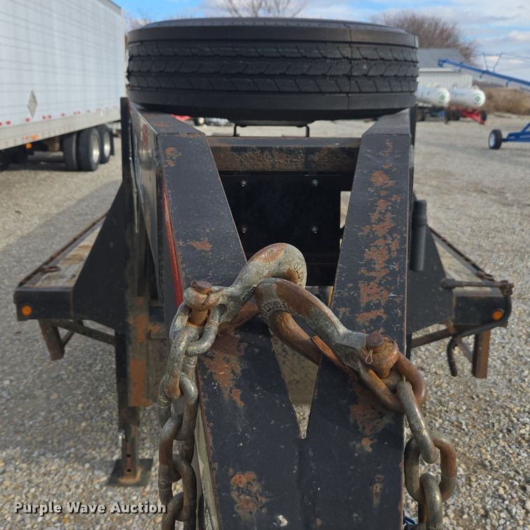 image for item EE7936 2009 Sure-Trac equipment trailer