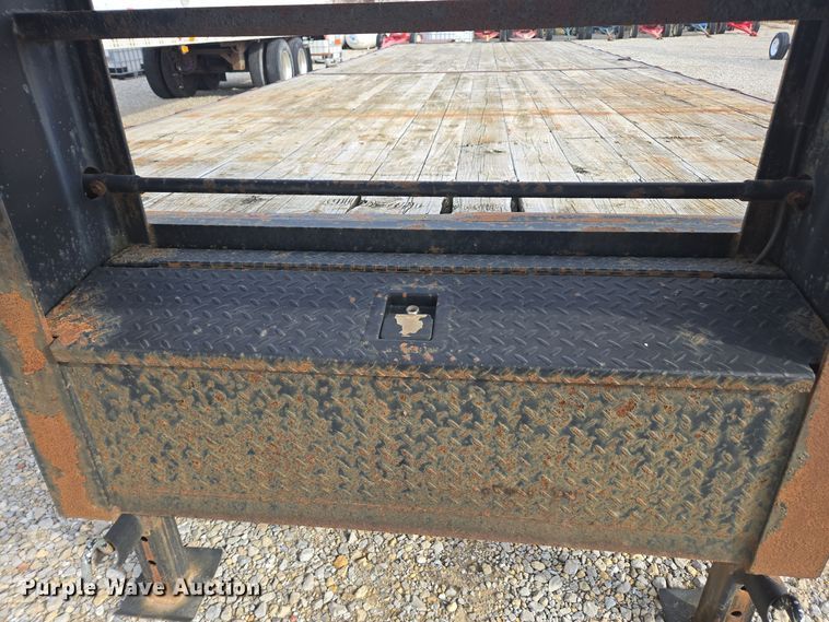 image for item EE7936 2009 Sure-Trac equipment trailer