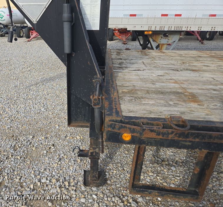 image for item EE7936 2009 Sure-Trac equipment trailer