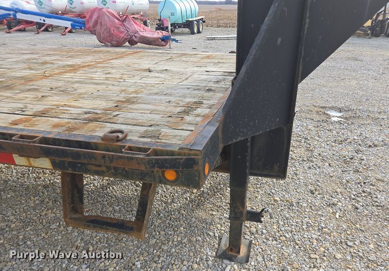 image for item EE7936 2009 Sure-Trac equipment trailer