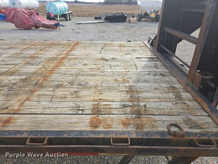 image for item EE7936 2009 Sure-Trac equipment trailer