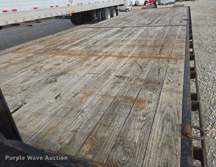 image for item EE7936 2009 Sure-Trac equipment trailer