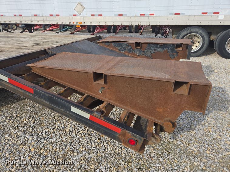 image for item EE7936 2009 Sure-Trac equipment trailer