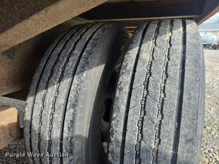 image for item EE7936 2009 Sure-Trac equipment trailer