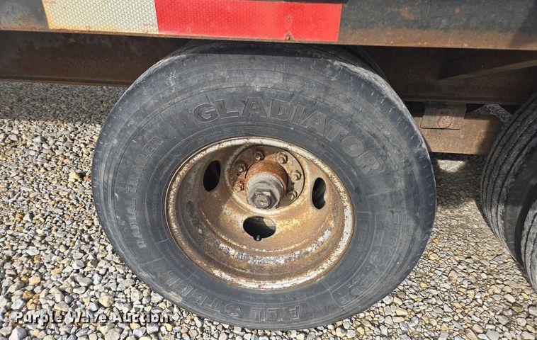 image for item EE7936 2009 Sure-Trac equipment trailer