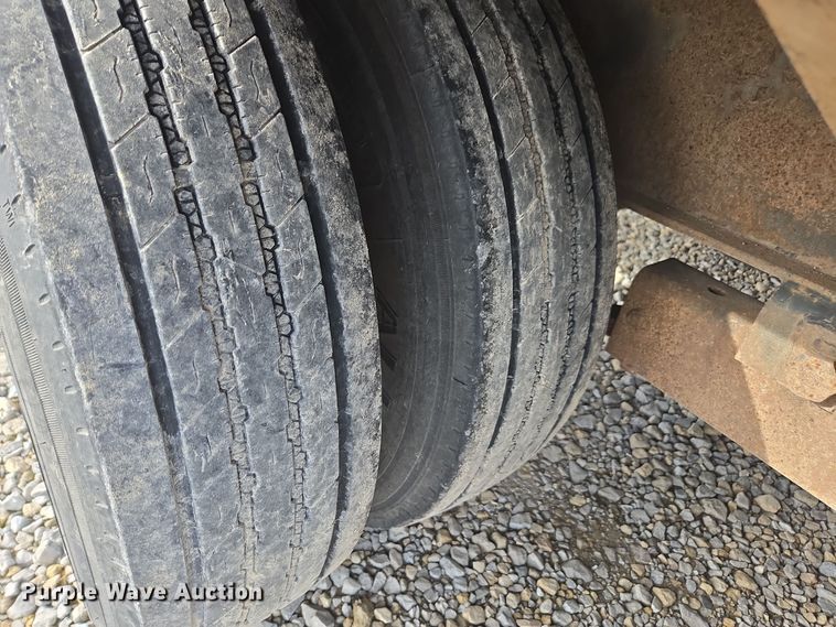 image for item EE7936 2009 Sure-Trac equipment trailer