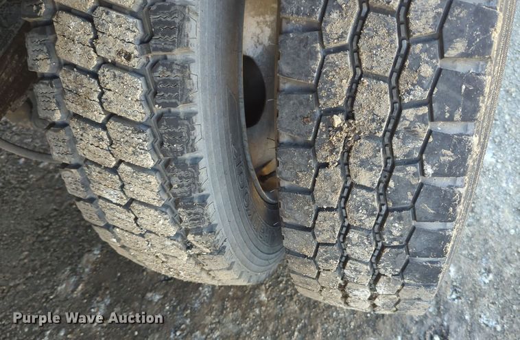 image for item EG2272 2012 Ford F450 Super Duty  box truck