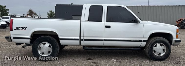 image for item EG2324 1998 Chevrolet K1500 Ext. Cab pickup truck