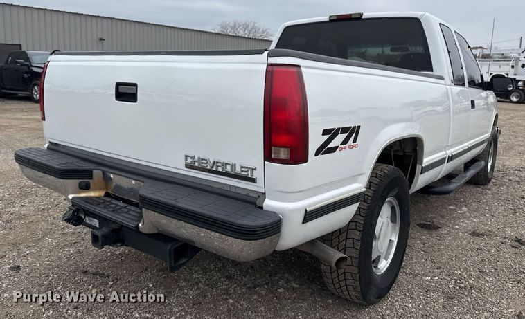 image for item EG2324 1998 Chevrolet K1500 Ext. Cab pickup truck