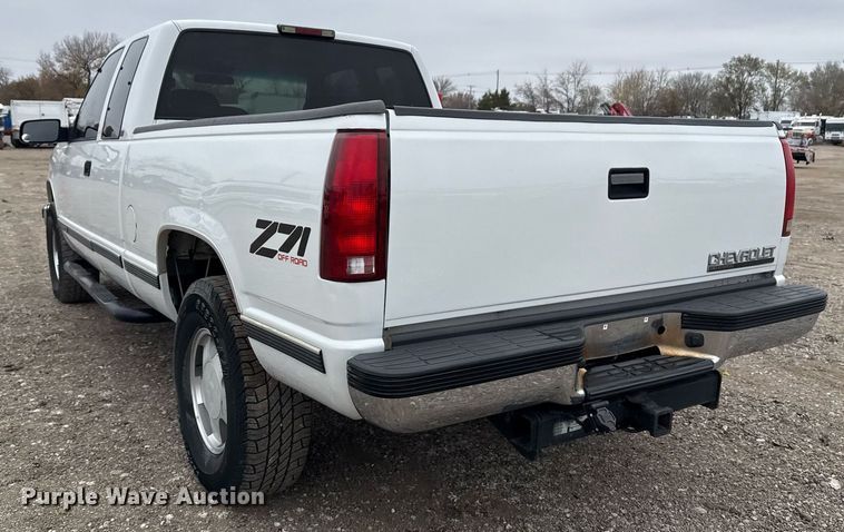 image for item EG2324 1998 Chevrolet K1500 Ext. Cab pickup truck