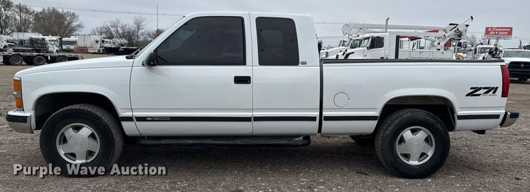 image for item EG2324 1998 Chevrolet K1500 Ext. Cab pickup truck