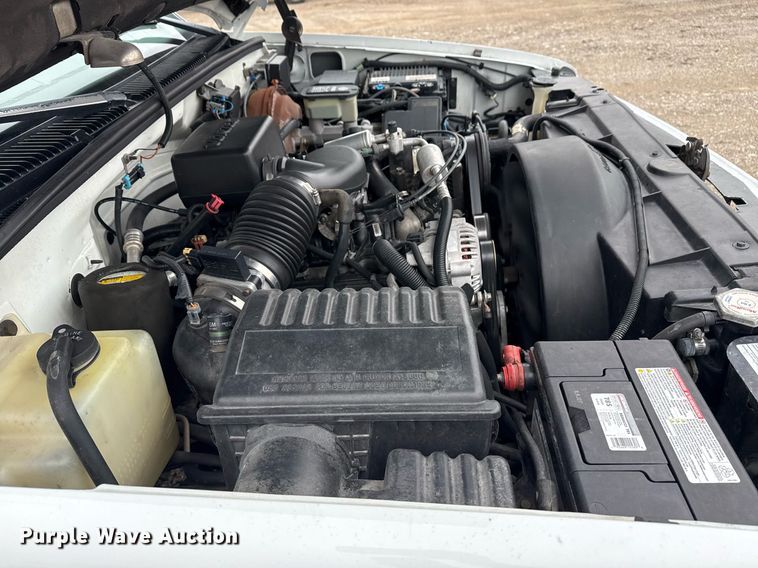 image for item EG2324 1998 Chevrolet K1500 Ext. Cab pickup truck