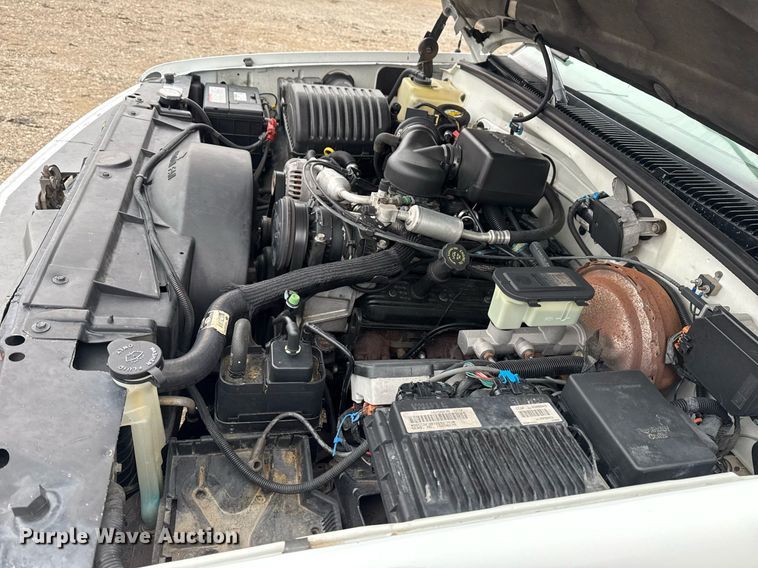 image for item EG2324 1998 Chevrolet K1500 Ext. Cab pickup truck