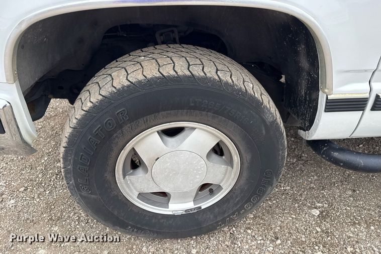 image for item EG2324 1998 Chevrolet K1500 Ext. Cab pickup truck