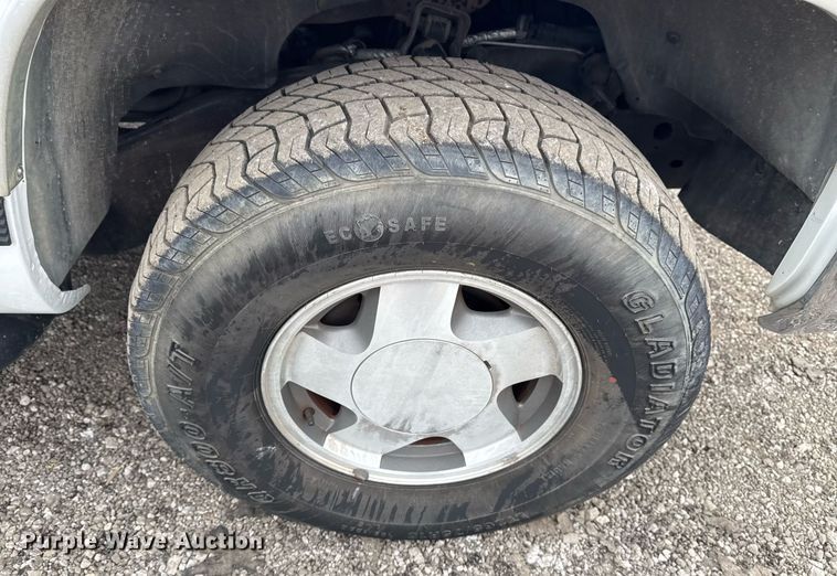 image for item EG2324 1998 Chevrolet K1500 Ext. Cab pickup truck