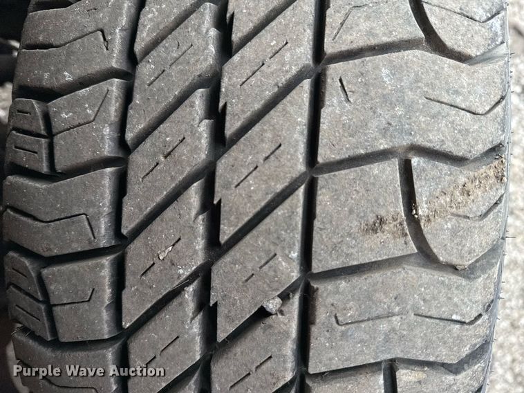 image for item EG2324 1998 Chevrolet K1500 Ext. Cab pickup truck