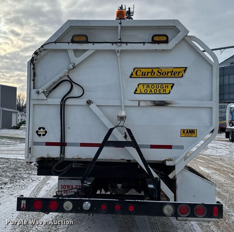 image for item EG7037 2011 Freightliner Buisness Class M2 refuse truck