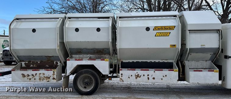 image for item EG7037 2011 Freightliner Buisness Class M2 refuse truck