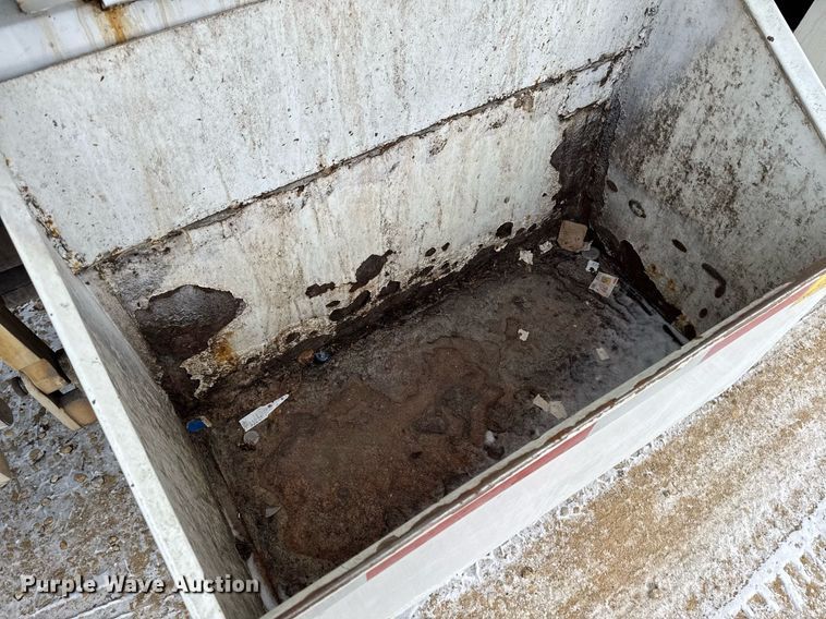 image for item EG7037 2011 Freightliner Buisness Class M2 refuse truck