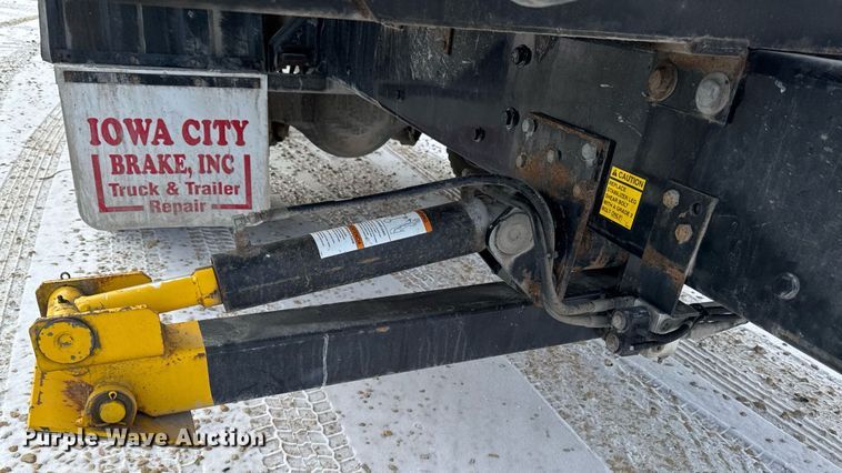 image for item EG7037 2011 Freightliner Buisness Class M2 refuse truck