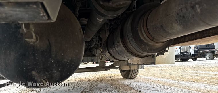 image for item EG7037 2011 Freightliner Buisness Class M2 refuse truck