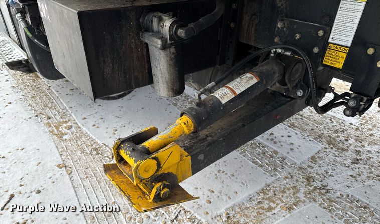 image for item EG7037 2011 Freightliner Buisness Class M2 refuse truck