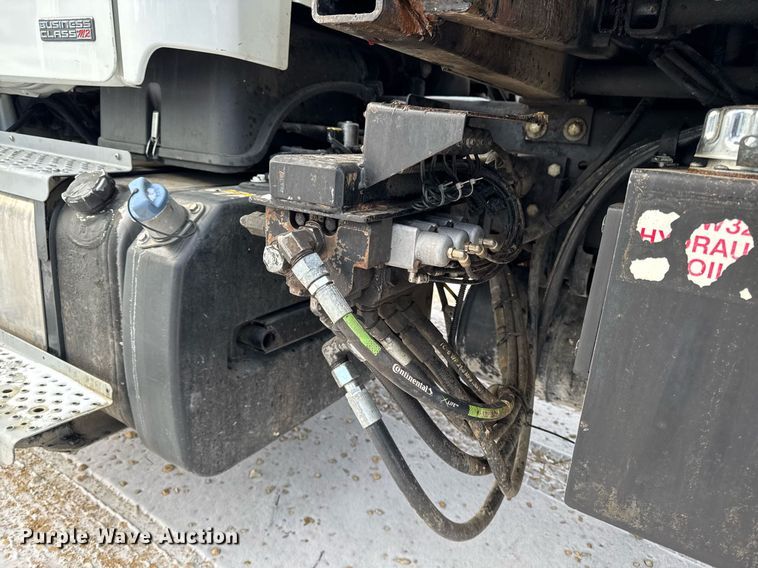 image for item EG7037 2011 Freightliner Buisness Class M2 refuse truck