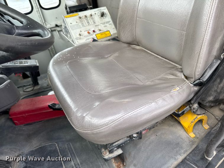 image for item EG7037 2011 Freightliner Buisness Class M2 refuse truck