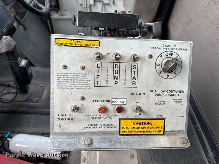 image for item EG7037 2011 Freightliner Buisness Class M2 refuse truck