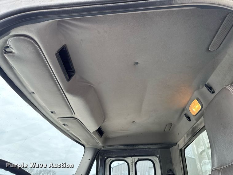 image for item EG7037 2011 Freightliner Buisness Class M2 refuse truck