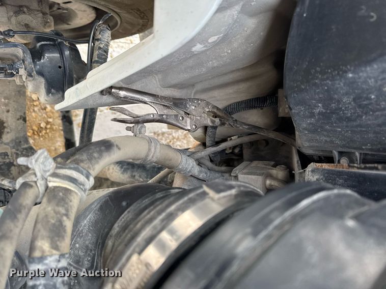 image for item EG7037 2011 Freightliner Buisness Class M2 refuse truck