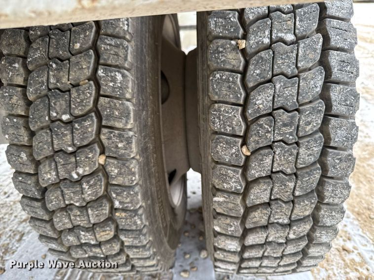 image for item EG7037 2011 Freightliner Buisness Class M2 refuse truck