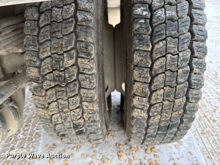 image for item EG7037 2011 Freightliner Buisness Class M2 refuse truck