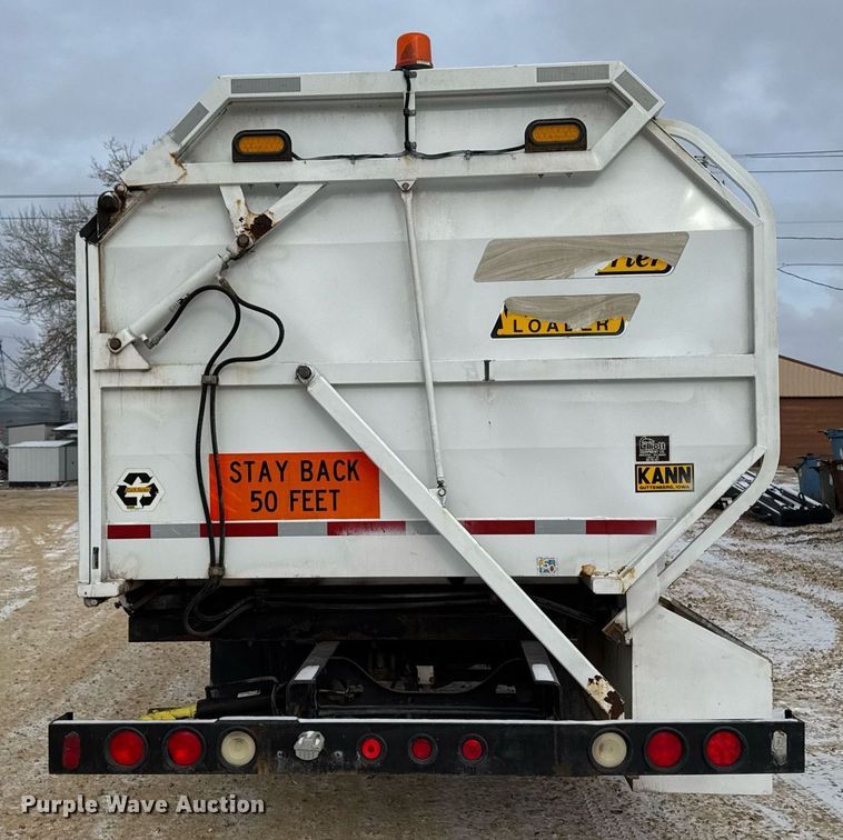 image for item EG7039 2006 International 4200 SBA 4x2 refuse truck