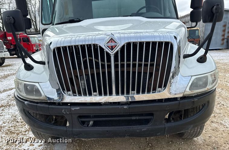 image for item EG7039 2006 International 4200 SBA 4x2 refuse truck