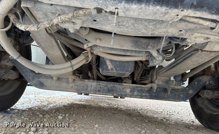 image for item EG7039 2006 International 4200 SBA 4x2 refuse truck